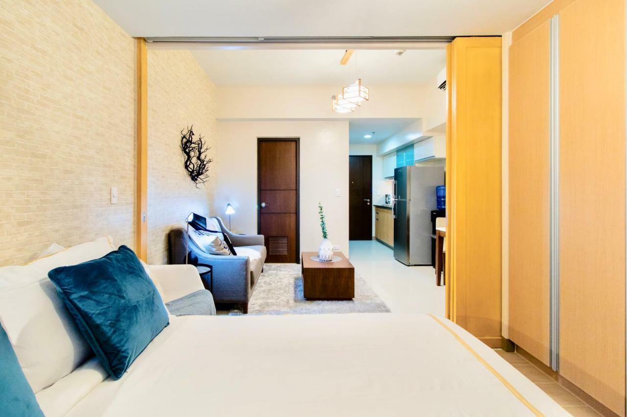 One Uptown Residence Bgc Pateros Exteriör bild