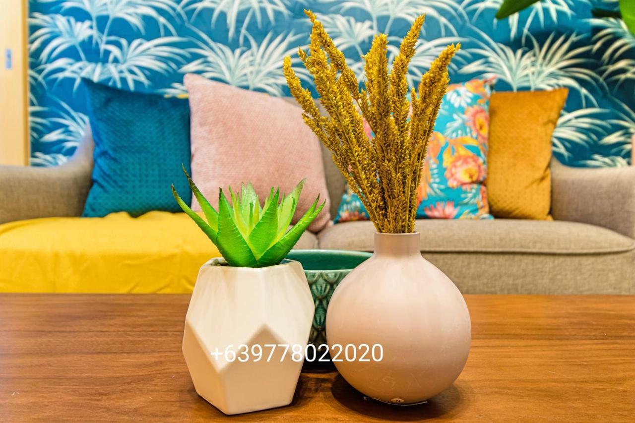 One Uptown Residence Bgc Pateros Exteriör bild