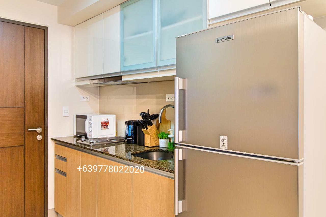 One Uptown Residence Bgc Pateros Exteriör bild