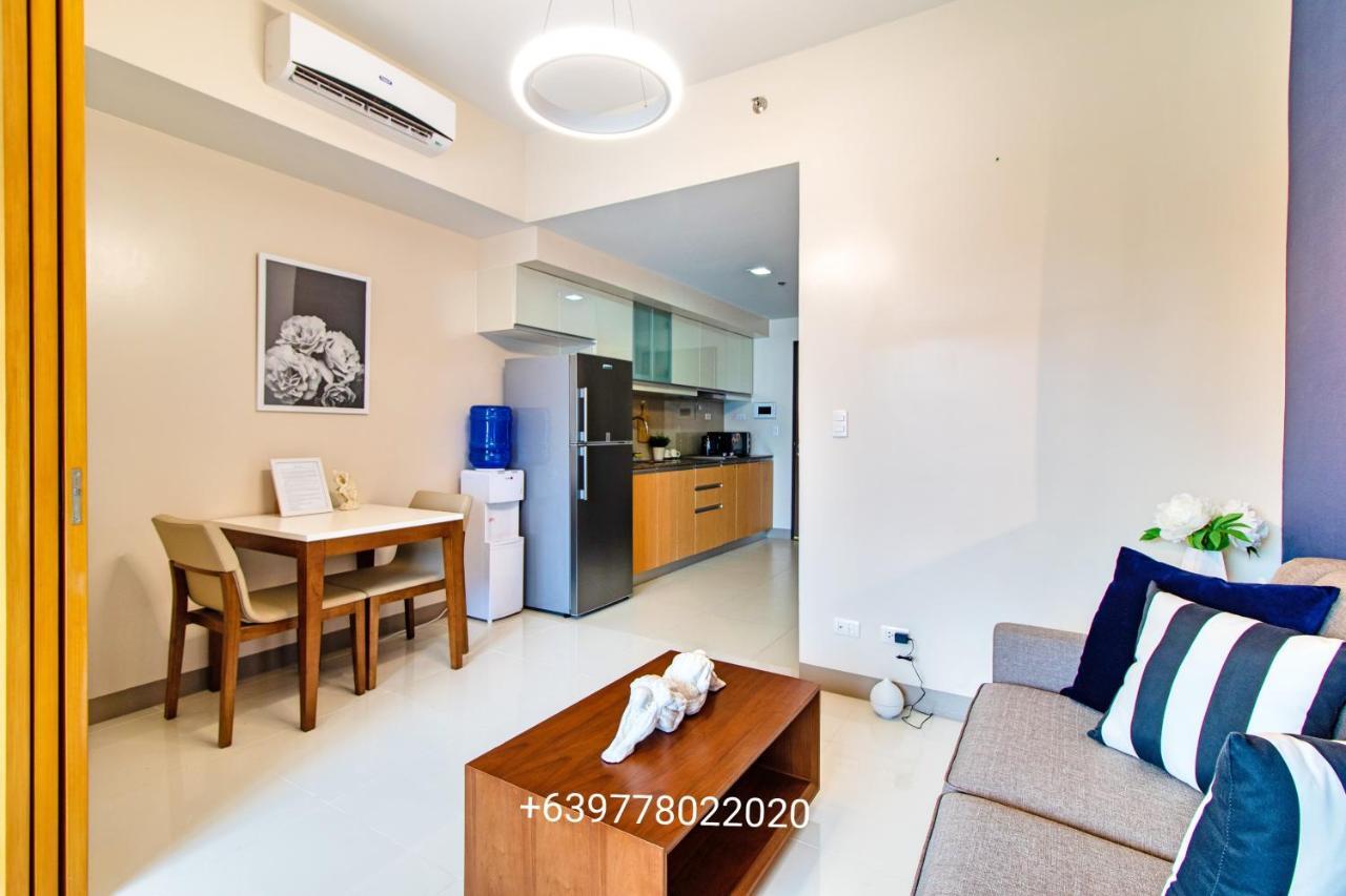 One Uptown Residence Bgc Pateros Exteriör bild